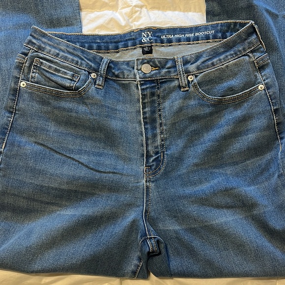 NWT New York & Company Perfect Fit Ultra HighWaisted Bootcut Jean Large 12 14 16 - Picture 2 of 4